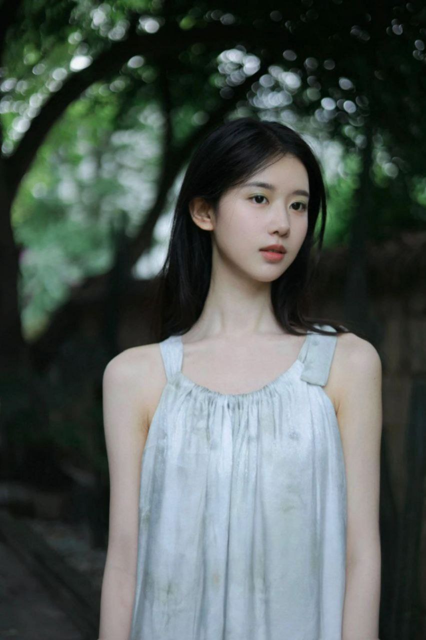 校花玩的是真花哈 NO.0012期 每日精选分享-飞哥资源交互